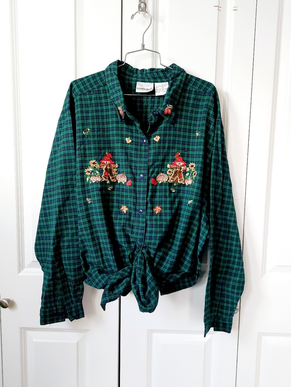 Scarecrow, Pumpkins, & Sunflowers on Green Plaid Shirt 30/32 Fashion Bug 90s VTG